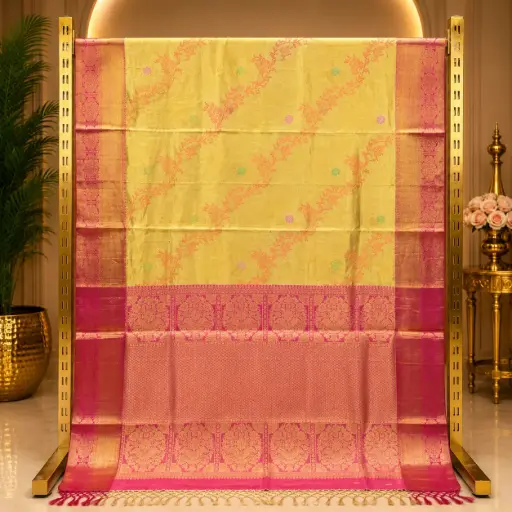 [05909001MZ7973] Elegant Lime Yellow Saree with Peach Pink Border and Floral Woven Pallu