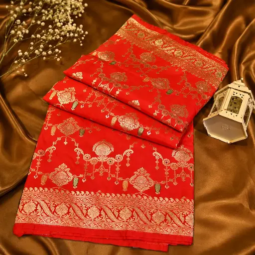 [74109001FO99E0] Elegant Red Banarasi Silk Saree with Golden Zari Floral Border