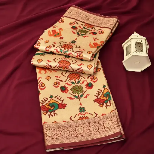 [37709001EB92E3] Beige Silk Blend Saree with Maroon Border